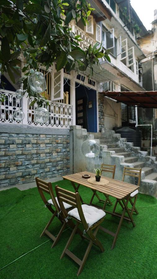 Gosolo Stays Bandra Hostel Mumbai Exterior photo